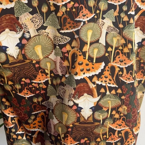 EARTHBOUND Trading Co. Mushroom & Gnome Button Up Shirt L - Picture 5 of 6